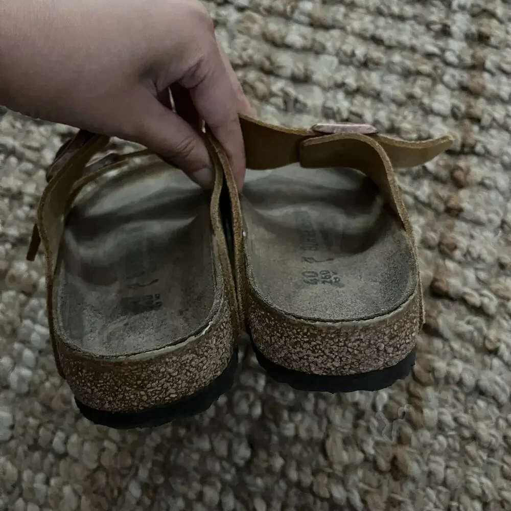 Birkenstock Arizona Taupe Suede Leather Sandals Size 40 Narrow Women 9 Men 7